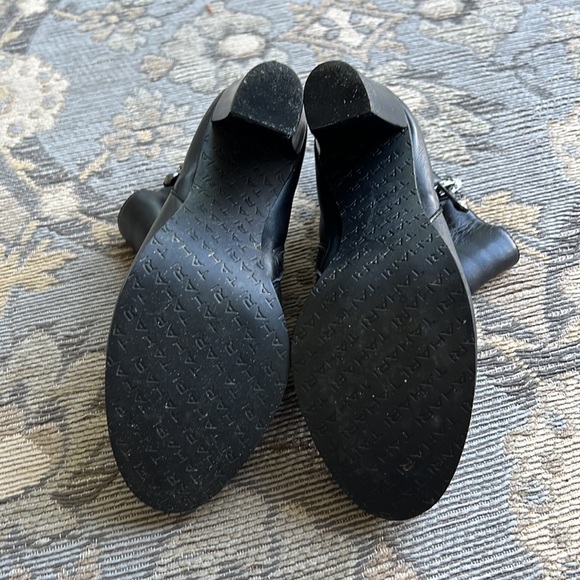 Tahari soft black genuine leather booties - Picture 5 of 6